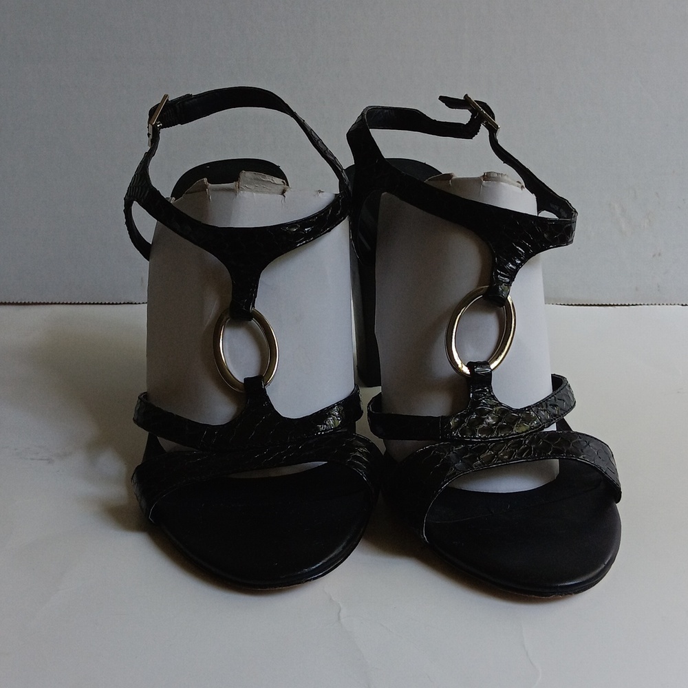 ANN TAYLOR SILVER O STRAPPY HEELS